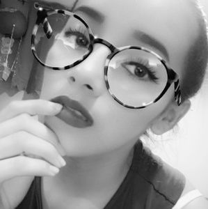 Meet your Posher, Jasmin